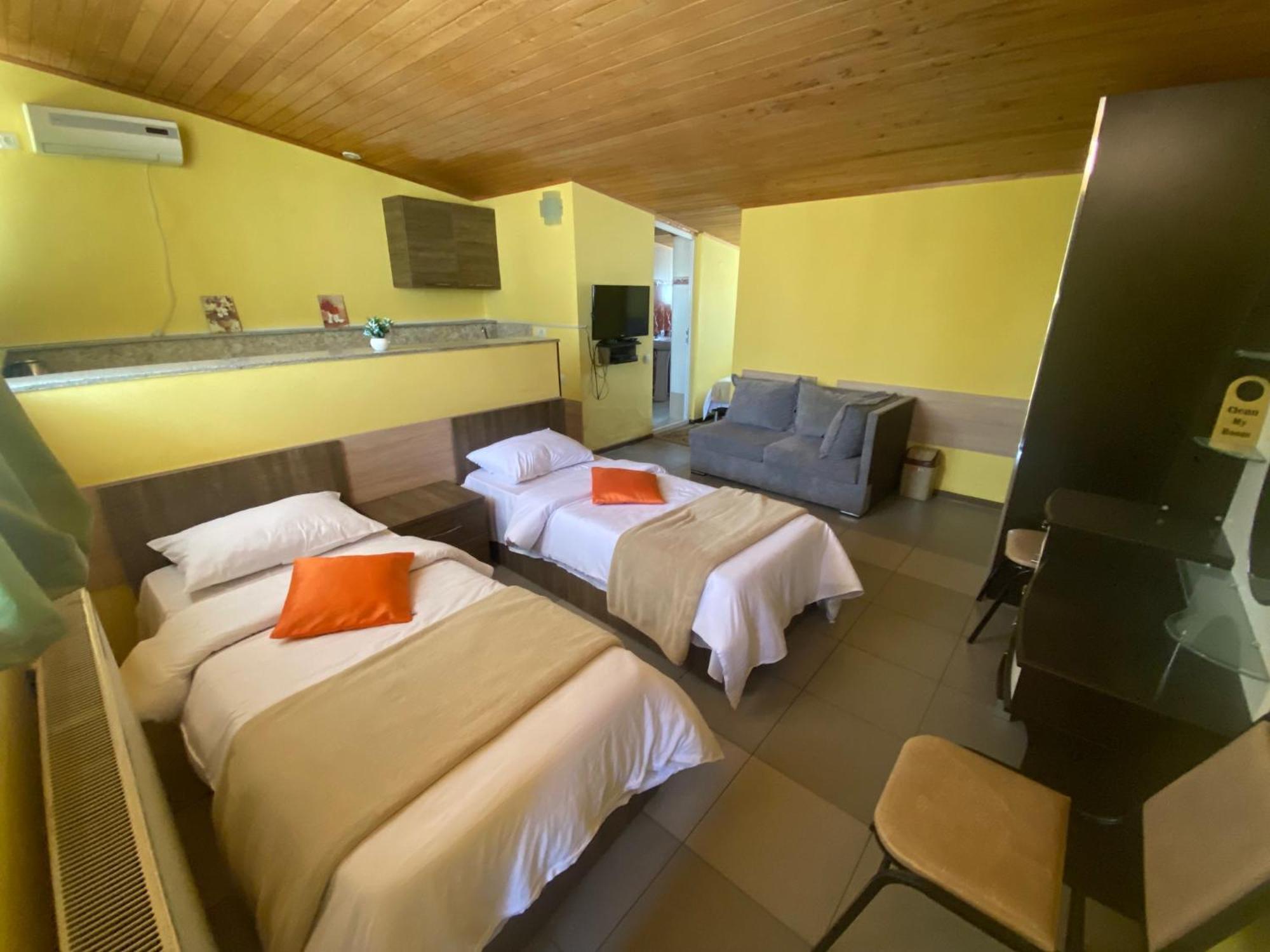 Park Hotel Тбілісі Екстер'єр фото